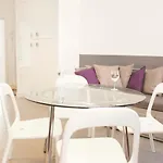 Piwnaeu شقة
